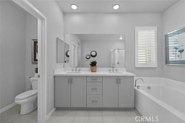 Building Photo - 2621 E Clara Ln