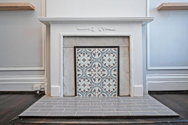 Building Photo - 229 Riverside Dr