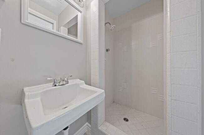 Building Photo - Rare 4-Bedroom Single-Story Home in Henderson
