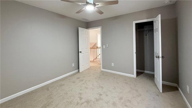 Building Photo - 1735 Ridgefield Dr