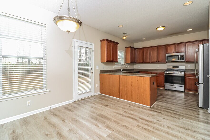 Building Photo - 340 Darbys Run Ct