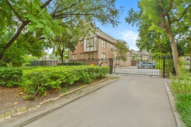 Building Photo - 436 Westmoreland St