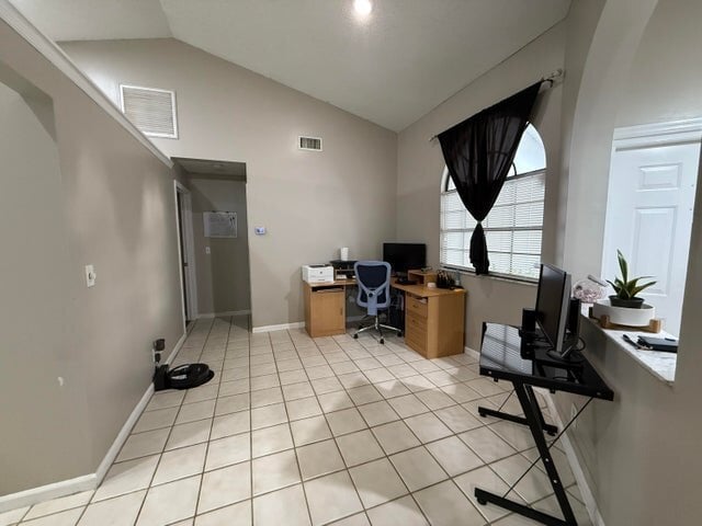 Building Photo - 13025 Meadowbreeze Dr