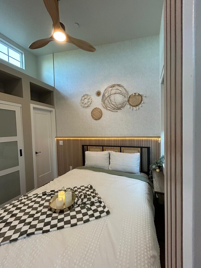 Building Photo - 4725 S Mae Wy