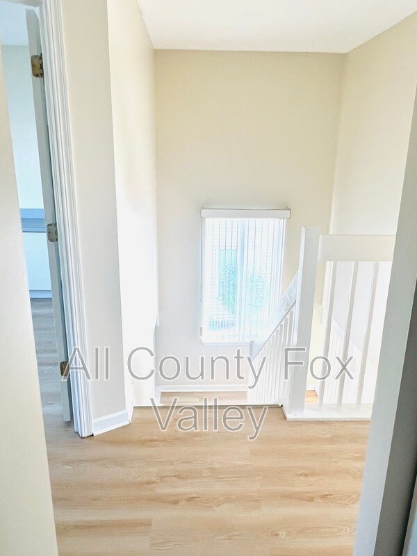 Building Photo - 2842 Cedar Glade Dr