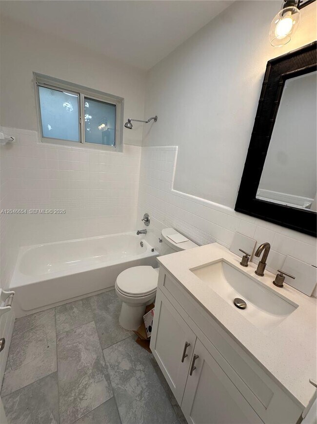 Building Photo - Cotorro Avenue, Coral Gables, FL 33146 - 3 BR 2 BA single-family home