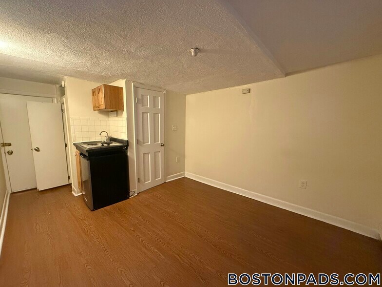 Building Photo - 49 S Huntington Ave