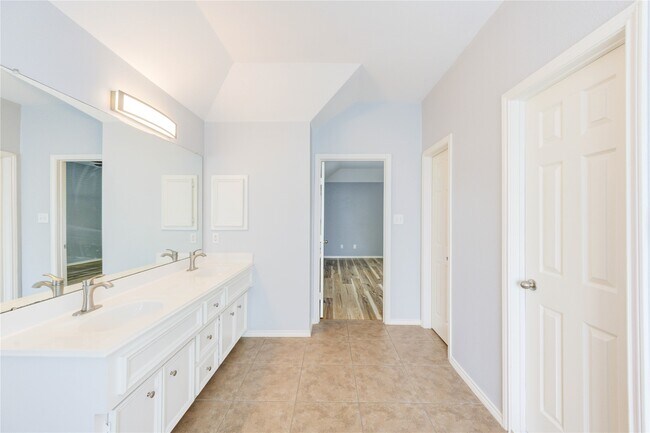 Building Photo - 2115 Sherbrook Park Ln