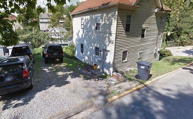 Primary Photo - 716 Snider St