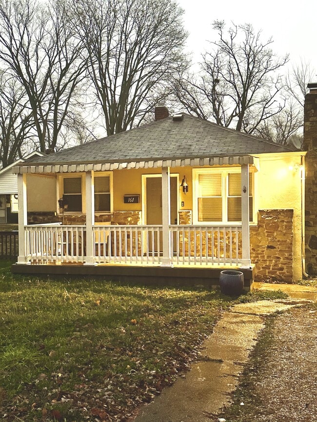 Building Photo - 161 Bosstick Ave