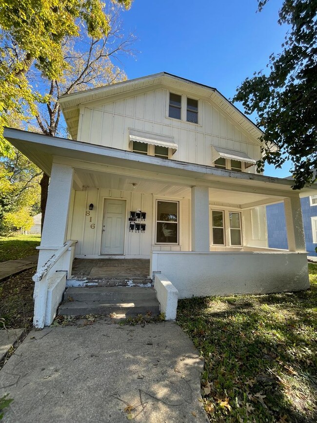 Primary Photo - 816 Congress St