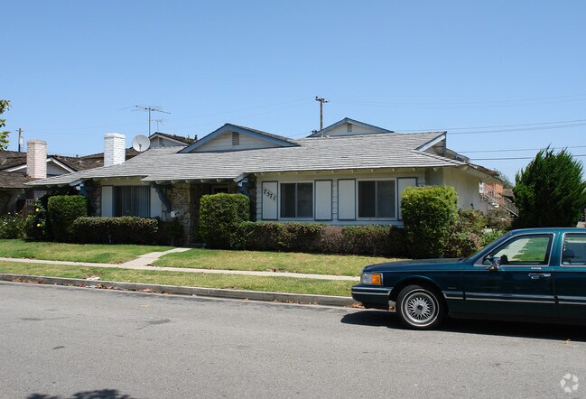 Primary Photo - 7571 Amazon Dr