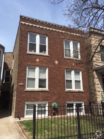 Building Photo - 1042 W George St