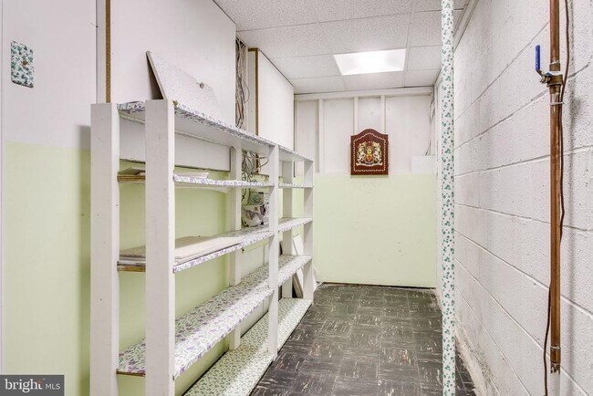 Building Photo - 6525 Byrnes Dr