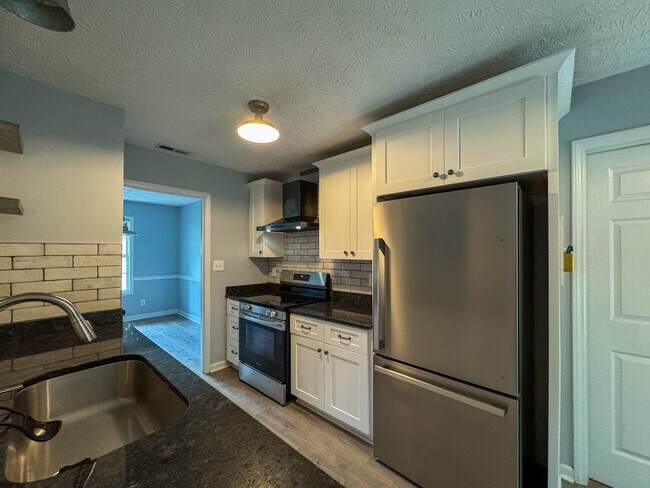 Building Photo - Cute 3 Bed 2 Bath Home in Spring Lake