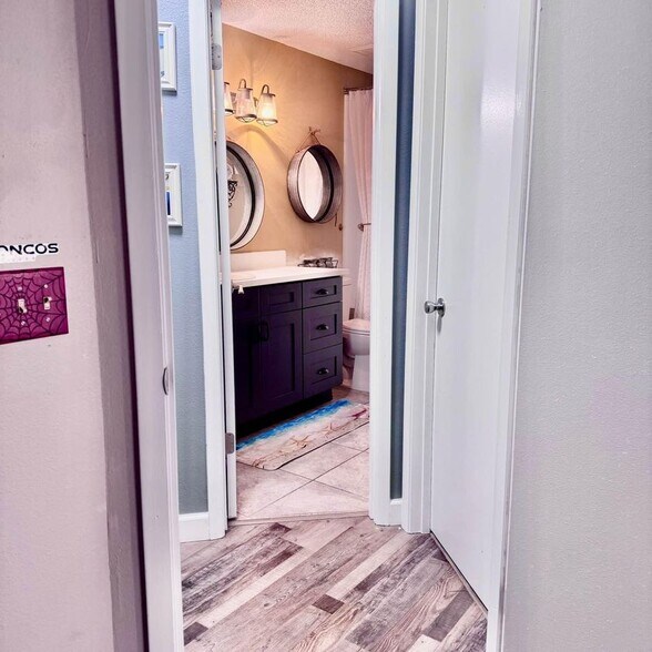 Building Photo - 8605 Otter Creek Ct