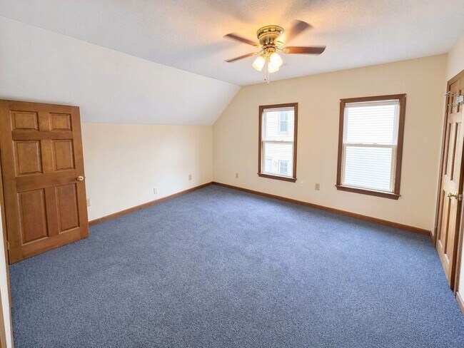 Building Photo - 5 Clarks Ct