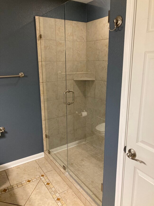 Building Photo - 100 Lorenz Rd