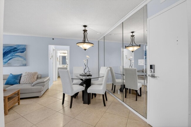 Building Photo - 3215 S Ocean Blvd