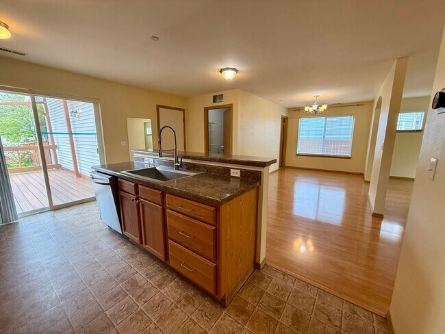 Building Photo - 3 Bed DuPont Home for Rent