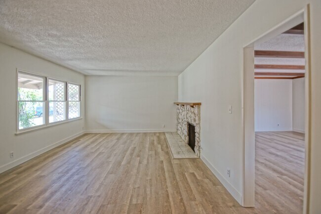 Building Photo - 5512 Wiseburn St