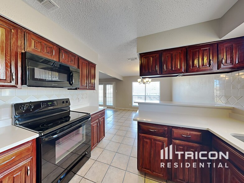 Building Photo - 3515 Solano Ct