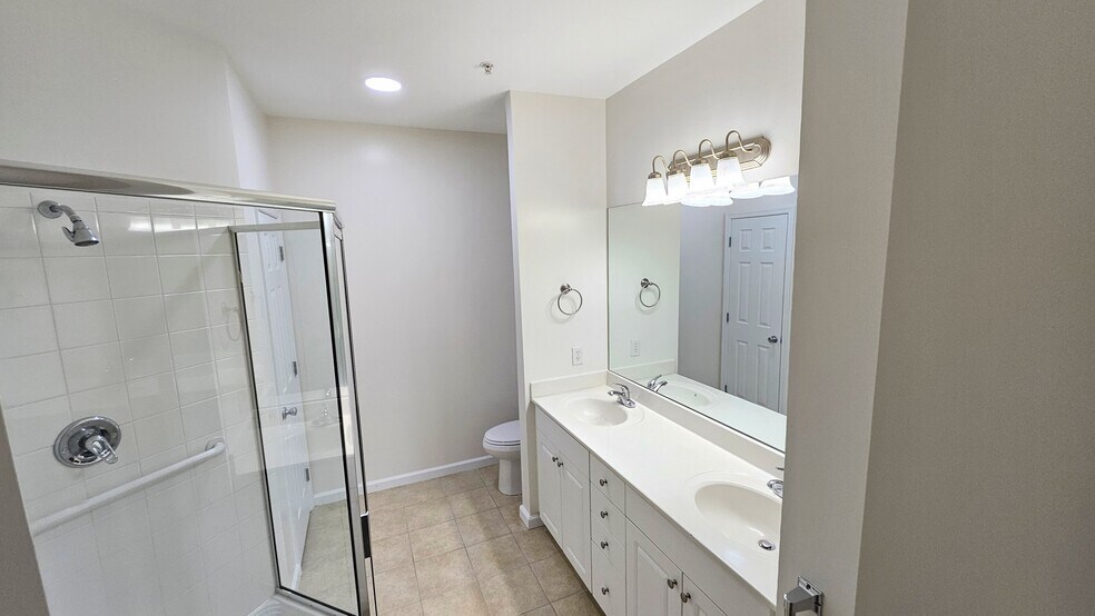 Building Photo - 23 Arch Pl