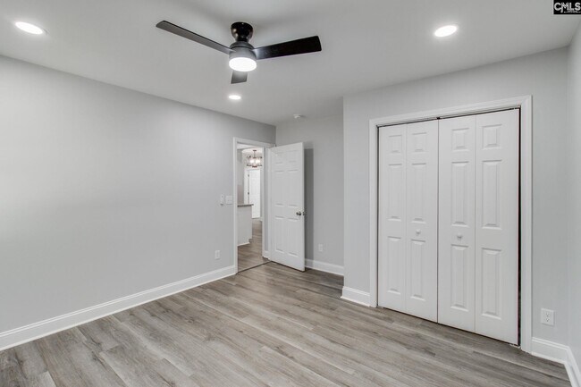 Building Photo - 2327 Willow St