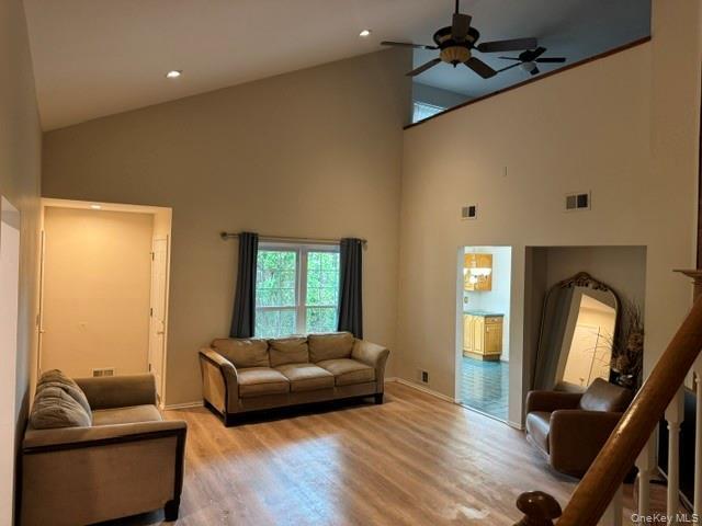 Building Photo - 34 Candlestick Ct