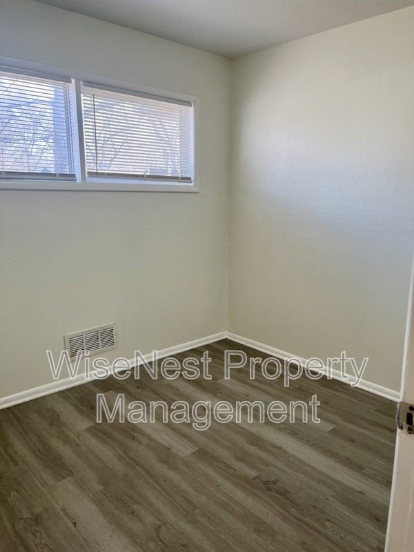 Building Photo - 10804 Newton Ave