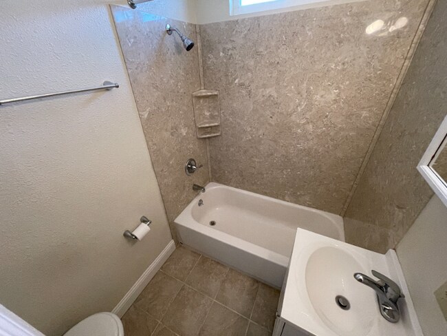 Building Photo - 352 Carpenteria Rd