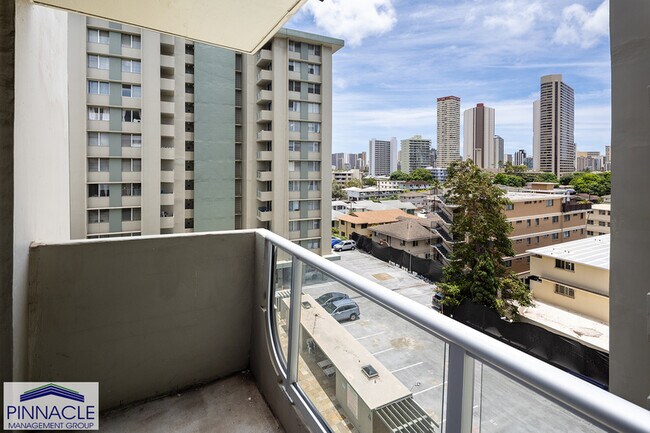 Building Photo - 2637 Kuilei St