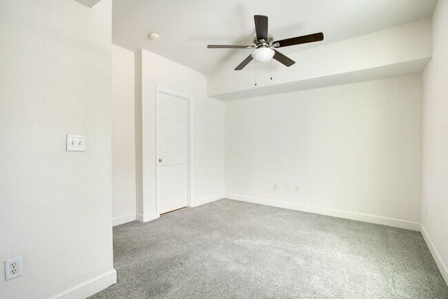 Building Photo - 202 E South St