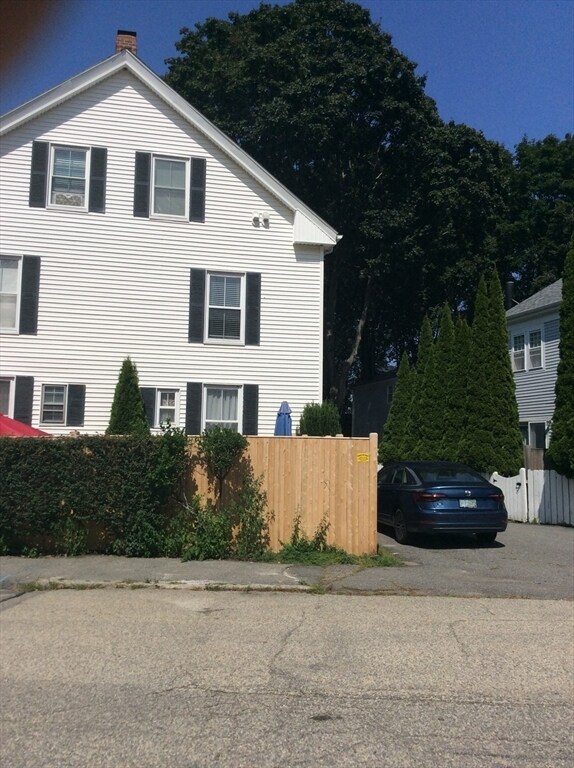 Primary Photo - 4 Greenleaf St