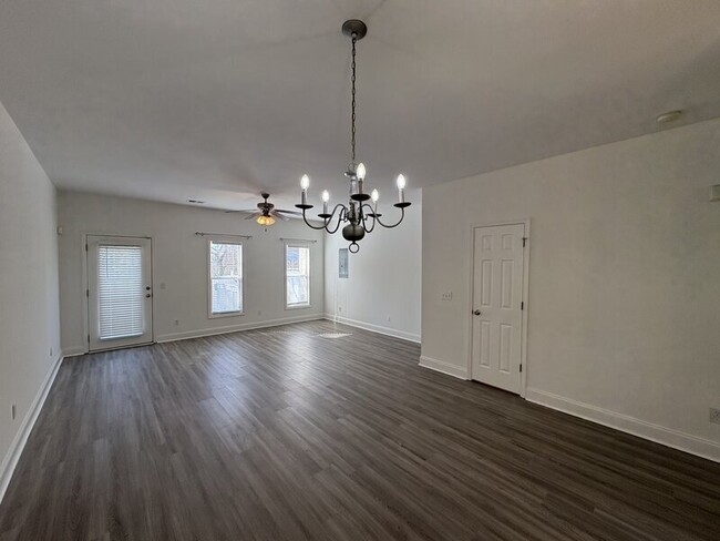 Building Photo - 1921 Wayne St