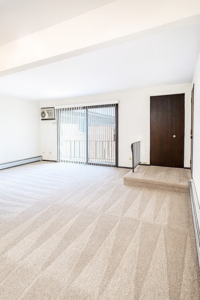 Building Photo - 15741 Thomas Ln