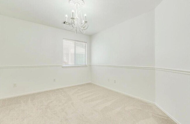 Building Photo - 158 Hogan