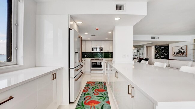 Building Photo - 5380 N Ocean Dr
