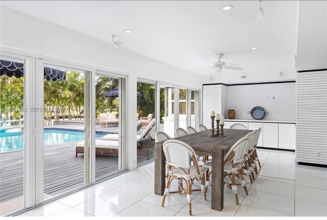 Building Photo - 1025 Belle Meade Island Dr