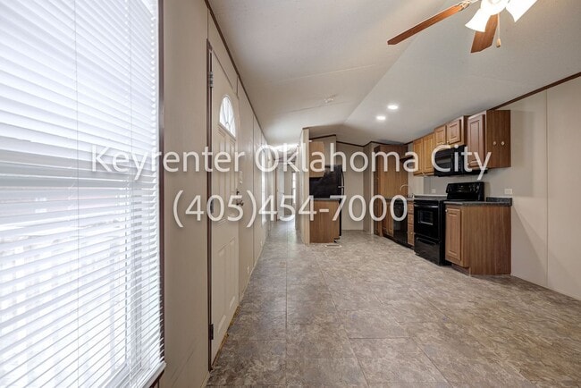 Building Photo - Spacious 2BD/1BTH Home In OakRidge Village In Spencer