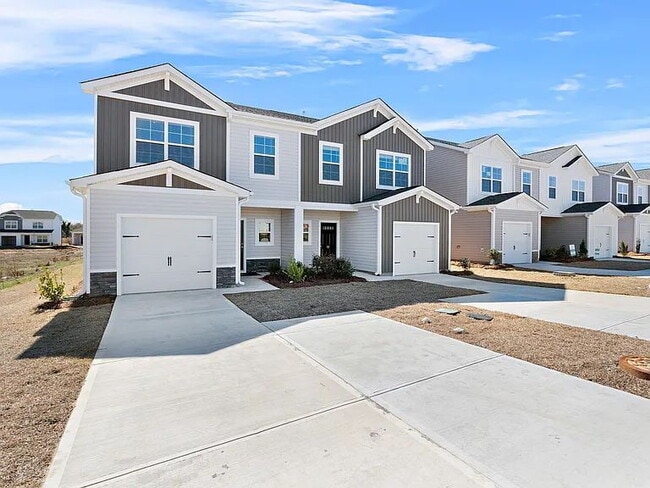 Building Photo - New Construction and available now!