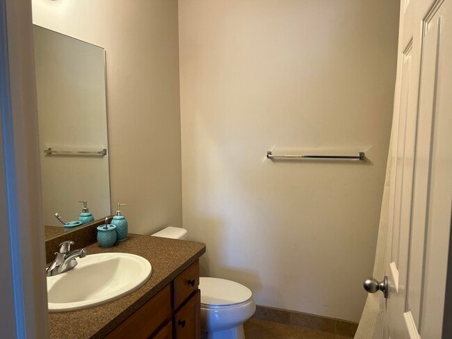 Building Photo - 1402 Riversedge Dr