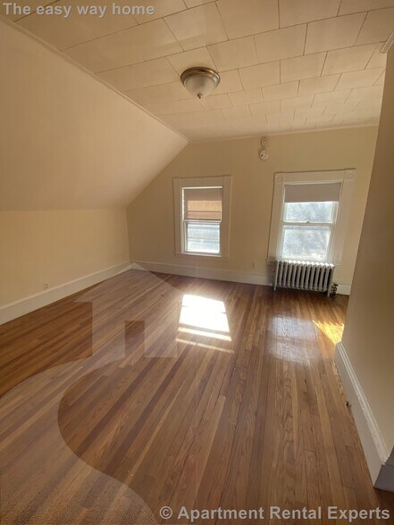 Building Photo - 381 Harvard St