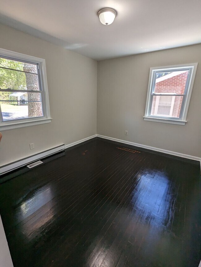 Building Photo - 3 bedroom home in Emporia