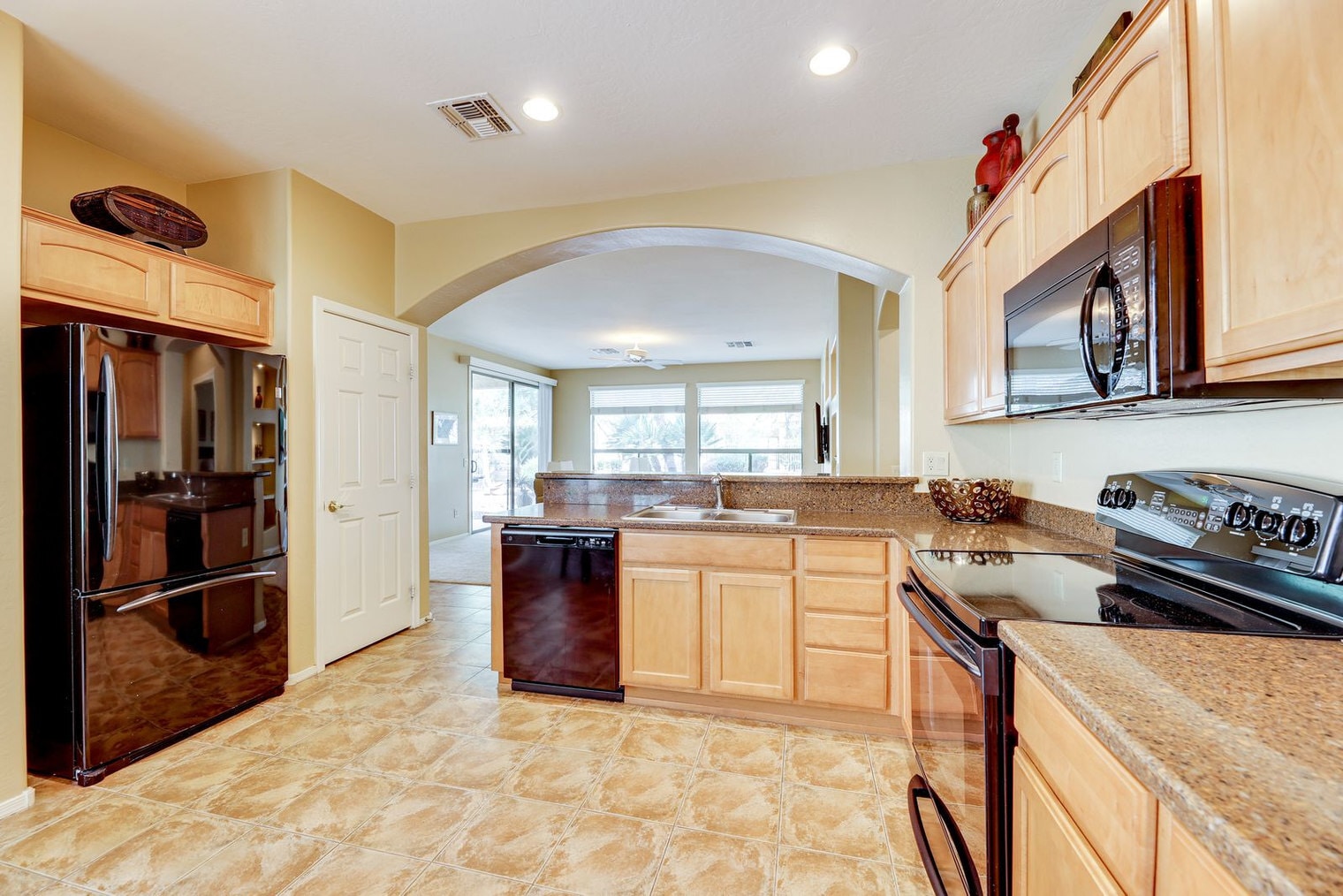 Building Photo - 9746 E Coopers Hawk Dr
