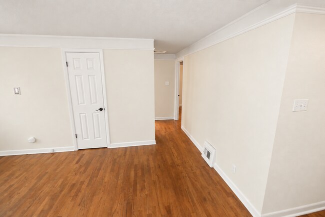 Building Photo - 2717-2723 Sheridan Blvd
