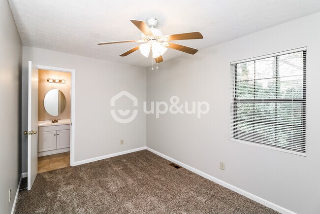 Building Photo - Fantastic 2bd/2.5ba home! Let yourself in!