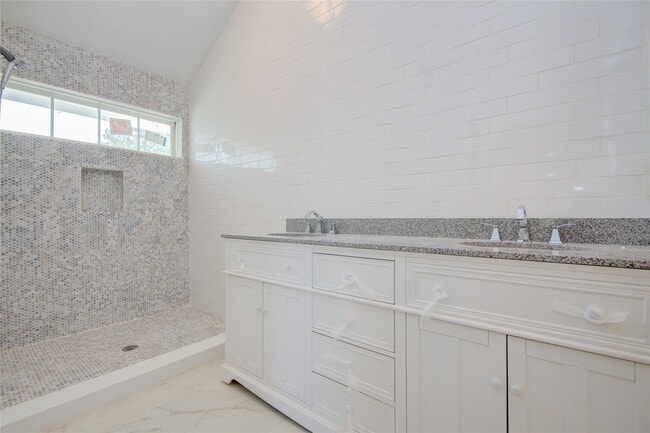 Building Photo - 4427 Waterfall Way