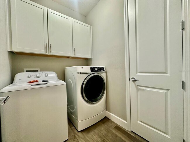 Building Photo - 710 Spring Creek Dr