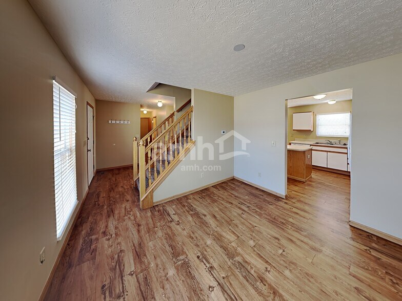 Building Photo - 45 Purple Finch Loop